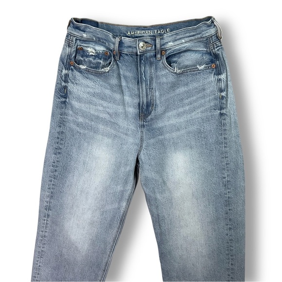 American Eagle Womens Baggy Jean Sz 8 Short High Rise Relaxed Light Wash - Picture 3 of 12